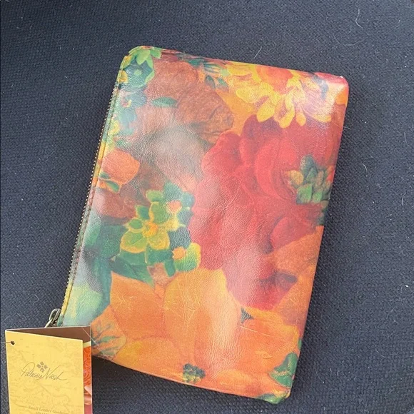 Patricia Nash Leather Wristlet. New with tags - Picture 5 of 7